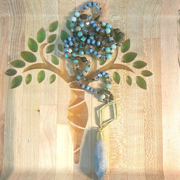 Bohemian Style Teardrop Beaded Necklace - Picture 5 of 5